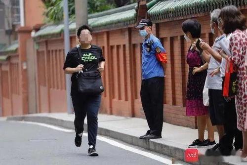 伴娘门在线观看8分钟,8分钟速览，揭开神秘婚礼幕后的秘密